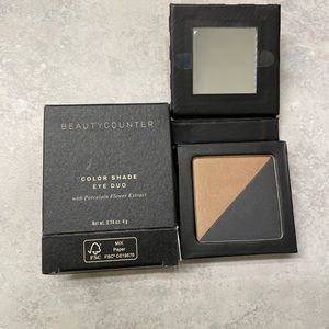 Brand New, In Box.Beautycounter Powder Eyeshadow in Fawn Night
